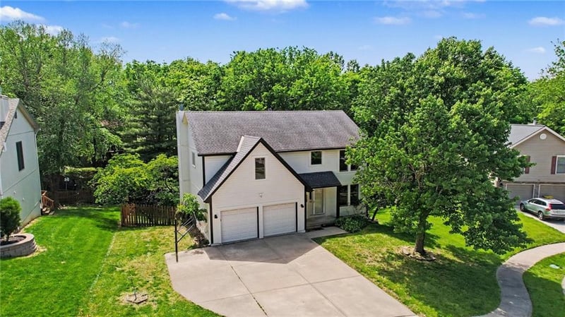 7106 N Holly Ct, Kansas City, MO 64118