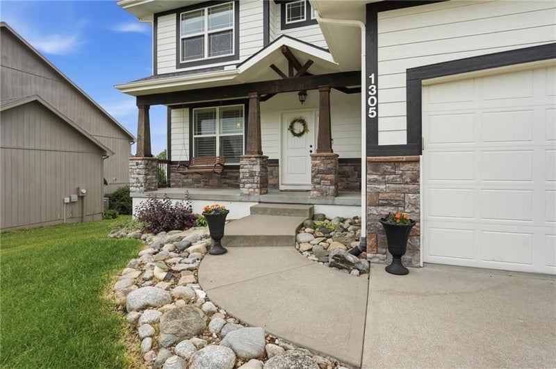 1305 NE 107th St, Kansas City, MO 64155