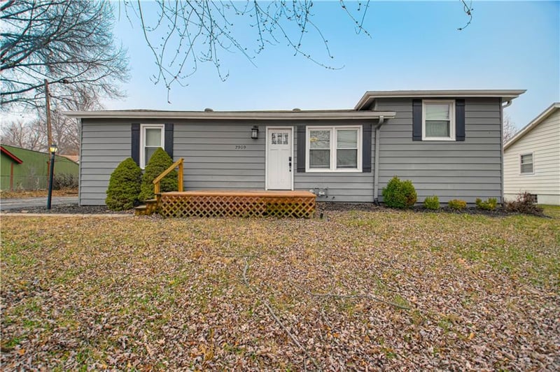 7909 Pennsylvania Ave, Kansas City, MO 64118