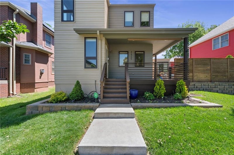 2445 Tracy Ave, Kansas City, MO 64108
