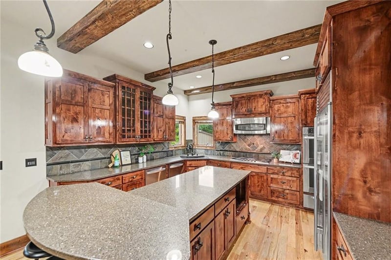 18890 252 Nd St, Paola, KS 66071