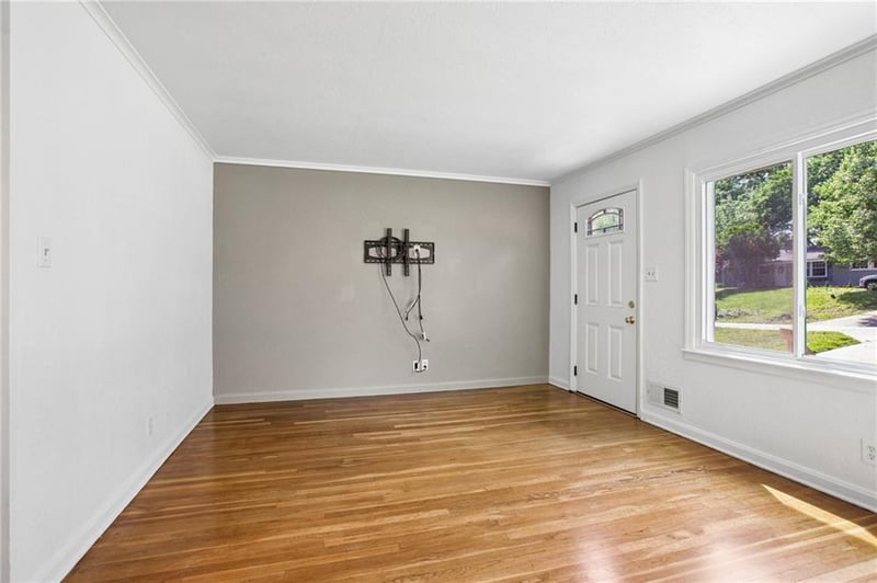 748 Hillside Ave, Liberty, MO 64068