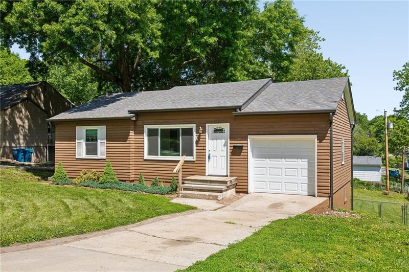 748 Hillside Ave, Liberty, MO 64068