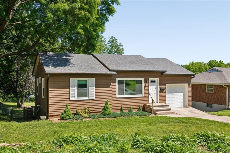 748 Hillside Ave, Liberty, MO 64068