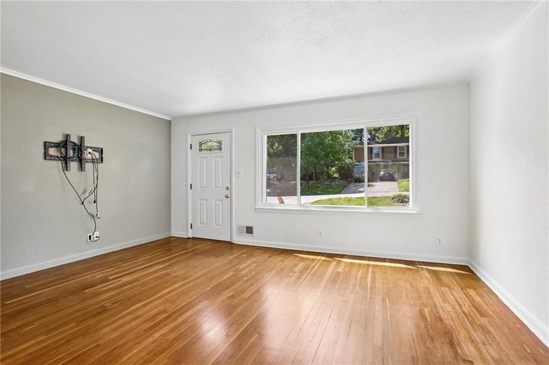 748 Hillside Ave, Liberty, MO 64068