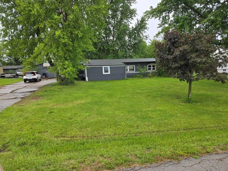 107 Elizabeth St, Effingham, KS 66023