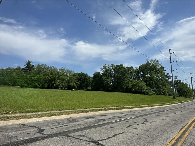 15607 Independence Ave, Independence, MO 64050