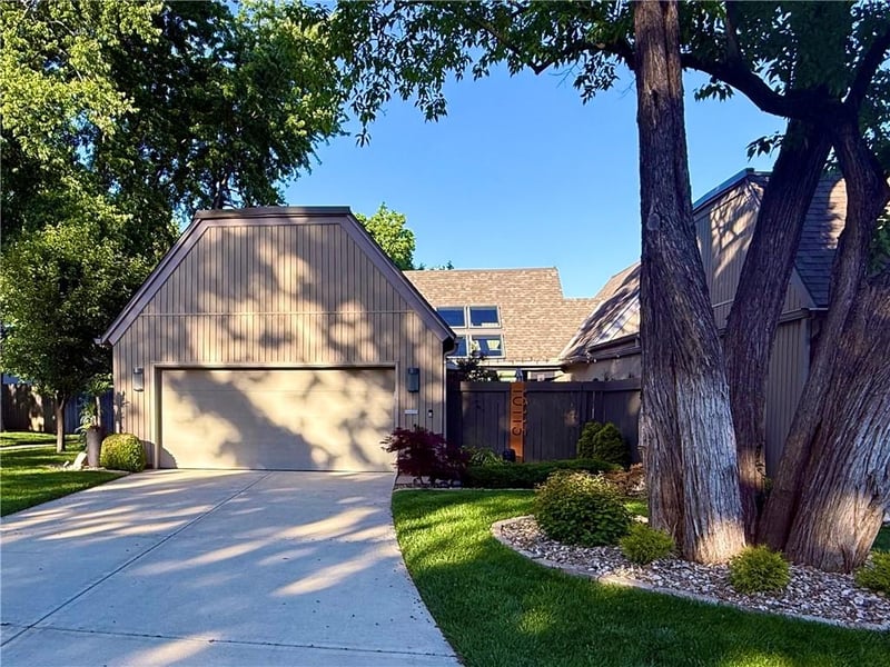 10115 Lowell Ave, Overland Park, KS 66212