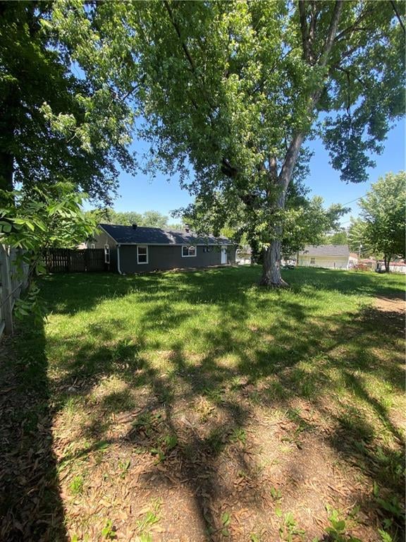 1025 50th Dr, Kansas City, KS 66106