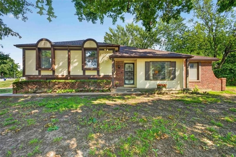 7401 127th St, Grandview, MO 64030