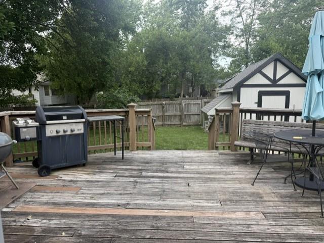 328 NE Greystone Dr, Lee's Summit, MO 64063