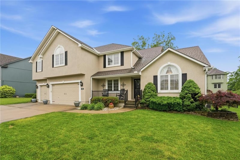 2605 Winterview Cir, Lee's Summit, MO 64081
