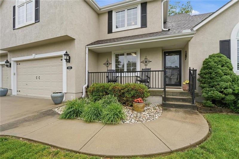 2605 Winterview Cir, Lee's Summit, MO 64081