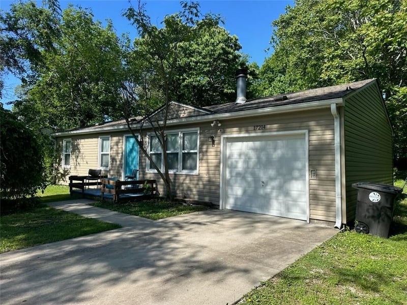 17214 Chula Vista Dr, Belton, MO 64012