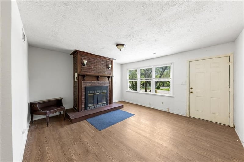 17214 Chula Vista Dr, Belton, MO 64012