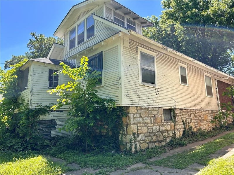 3419 Bales Ave, Kansas City, MO 64128