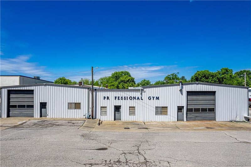 805 Cherokee Dr, Marshall, MO 65340