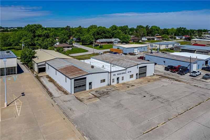 805 Cherokee Dr, Marshall, MO 65340