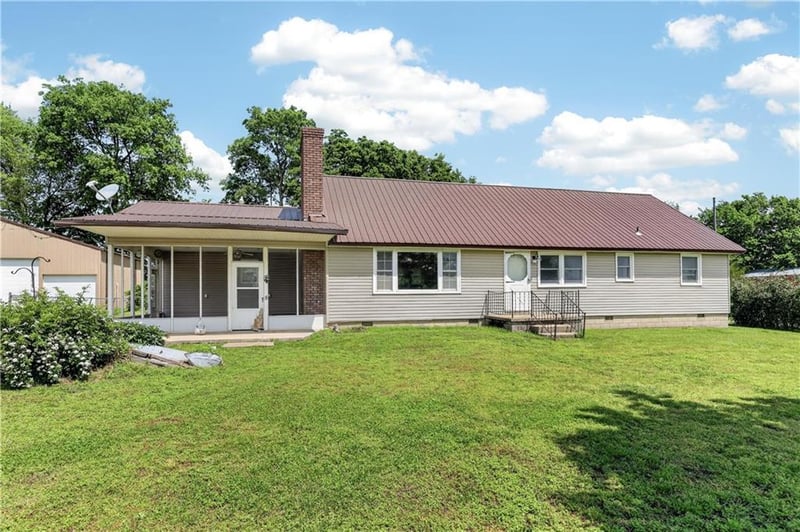 10784 70th St, Chetopa, KS 67336