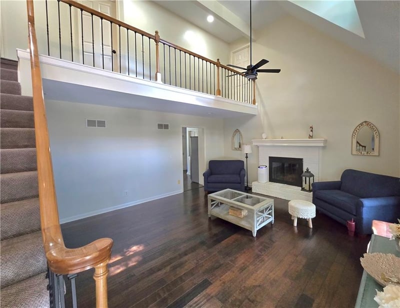 632 Butternut Ln, Liberty, MO 64068