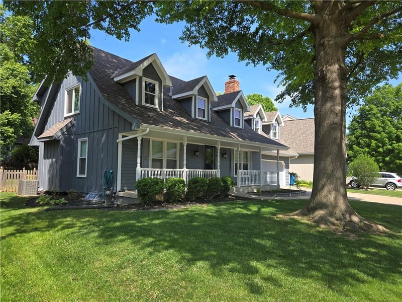 632 Butternut Ln, Liberty, MO 64068