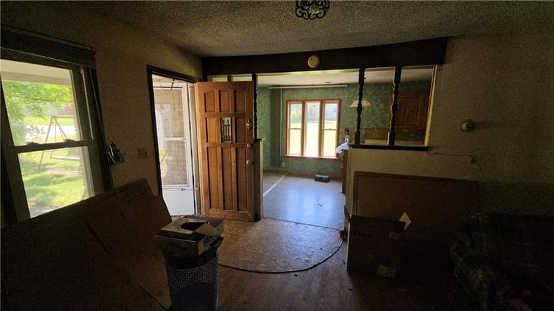 618 Main St, Grandby, MO 64844