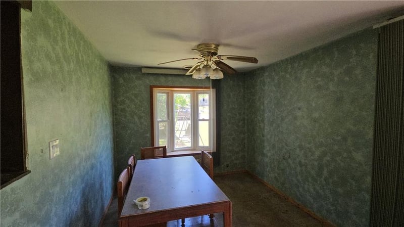 618 Main St, Grandby, MO 64844