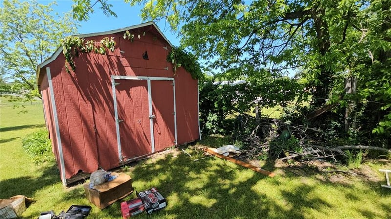 618 Main St, Grandby, MO 64844