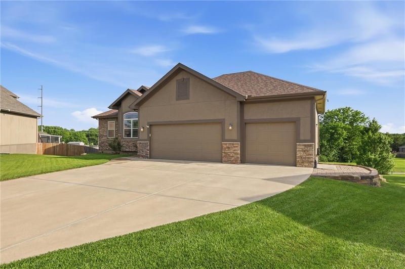 12337 Farrow Ave, Kansas City, KS 66109