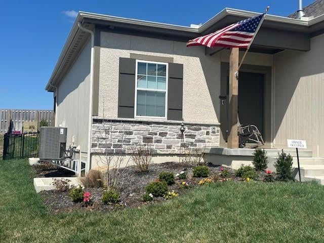 25034 94th Ter, Lenexa, KS 66227