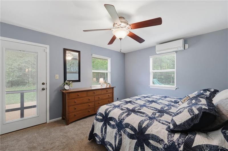 126 Beach Dr, Lake Tapawingo, MO 64015
