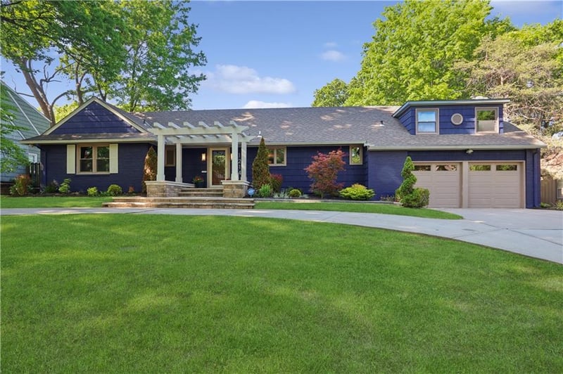 1214 W Gregory Blvd, Kansas City, MO 64114