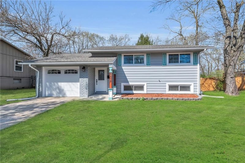 8608 91st St, Kansas City, MO 64138
