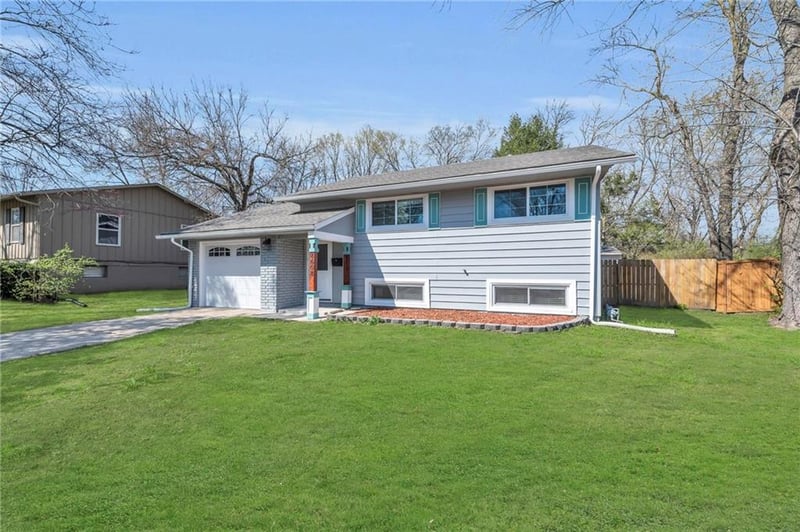 8608 91st St, Kansas City, MO 64138