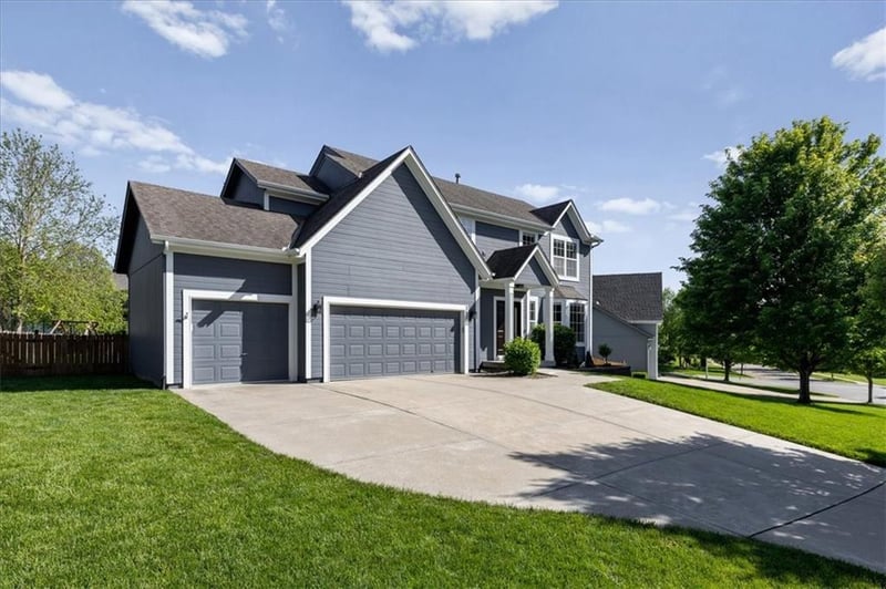 362 Stonecrest Rd, Olathe, KS 66061