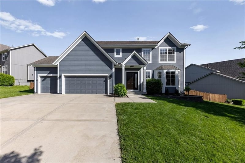 362 Stonecrest Rd, Olathe, KS 66061
