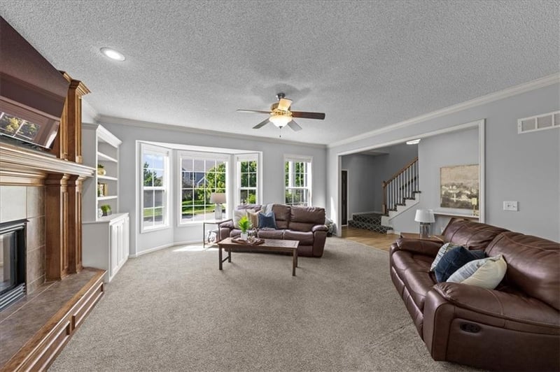 362 Stonecrest Rd, Olathe, KS 66061
