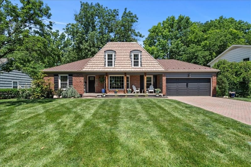 8812 106th St, Overland Park, KS 66212