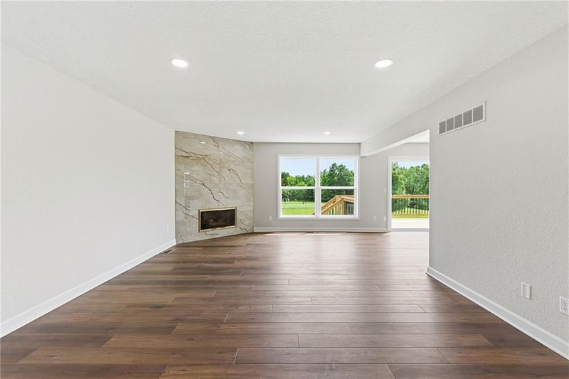 12011 E 86 St, Kansas City, MO 64138