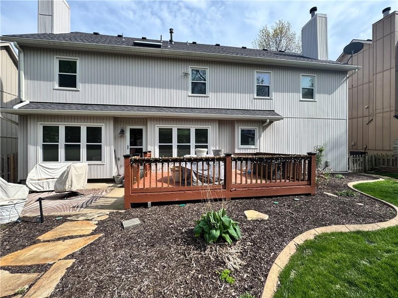 8344 Acuff Ln, Lenexa, KS 66215