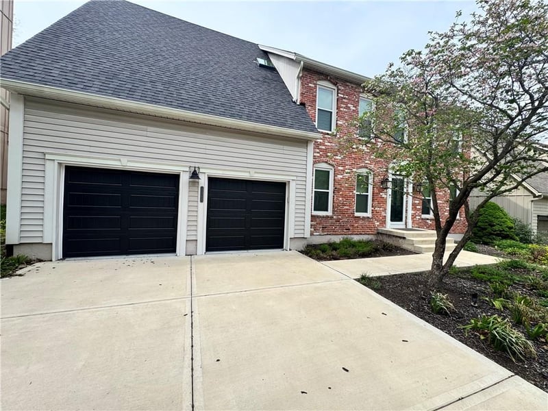 8344 Acuff Ln, Lenexa, KS 66215