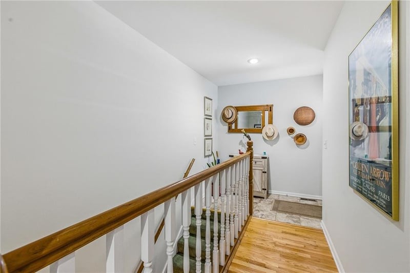 8424 N Park Ct, Kansas City, MO 64155