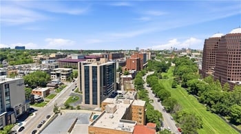4545 Wornall Rd #810, Kansas City, MO 64111