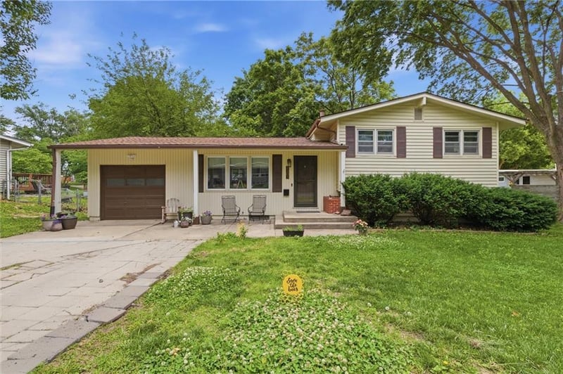 6303 Park Ave, Gladstone, MO 64118