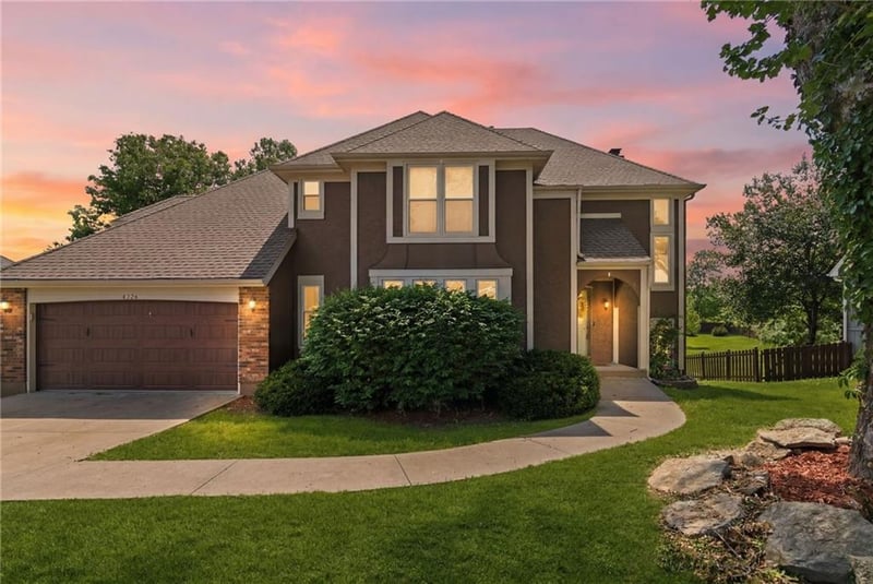 6724 Quincy Cir, Kansas City, MO 64119