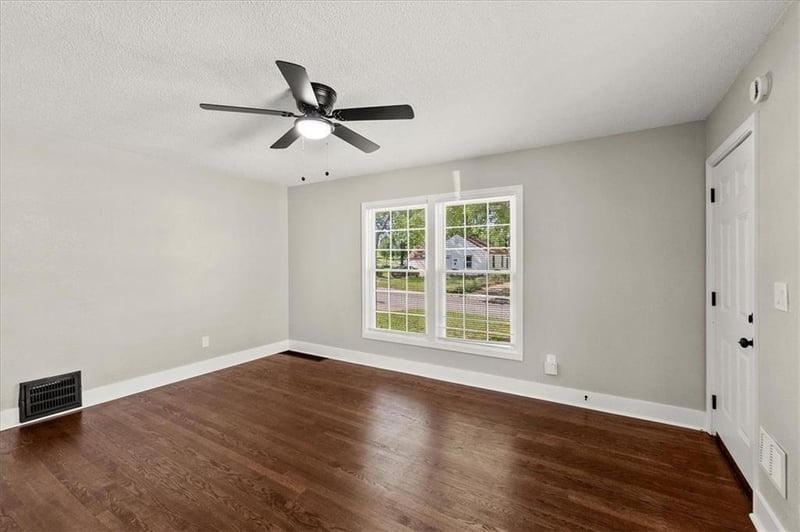 4211 67th Ter, Kansas City, MO 64132