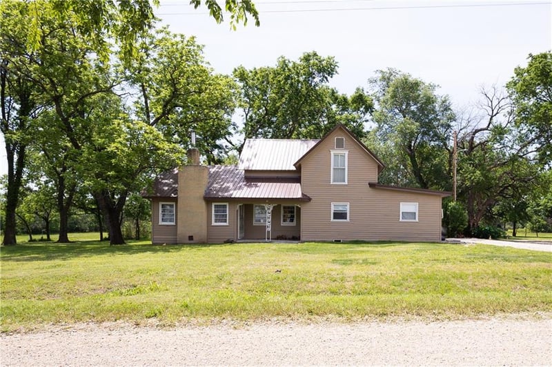 2039 Cr 26000 Rd, Parsons, KS 67357