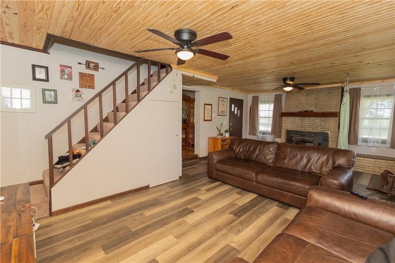 2039 Cr 26000 Rd, Parsons, KS 67357
