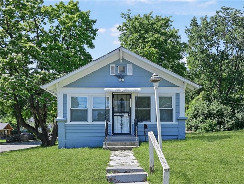 2917 61st St, Kansas City, MO 64130
