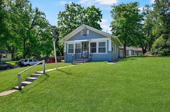 2917 E 61st St, Kansas City, MO 64130